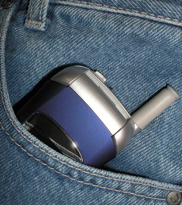 Phone in Pocket e1455619921544