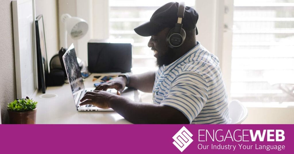 Typing headphones transcrib